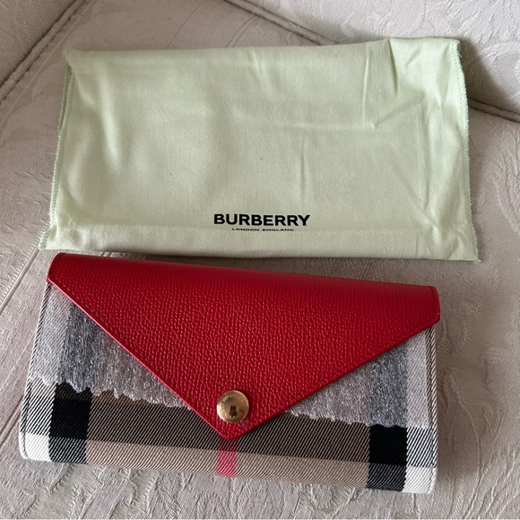 Burberry Halton Check Continental Envelope Wallet in Bright Red NWT & Dust Bag - Picture 1 of 4